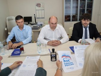 Для участия в выборах Алексей Смирнов подал документы в избирком