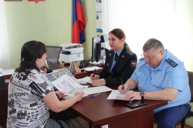 И помогут, и разъяснят И помогут, и разъяснят