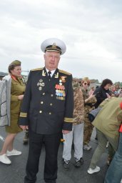 В одном строю деды и прадеды, отцы и сыновья