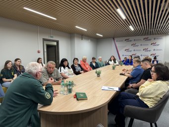 В Курске прошла встреча с психологом Михаилом Хасьминским для семей погибших и пропавших без вести В Курске прошла встреча с психологом Михаилом Хасьминским для семей погибших и пропавших без вести