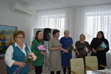 Женщина – хозяйка на селе Женщина – хозяйка на селе