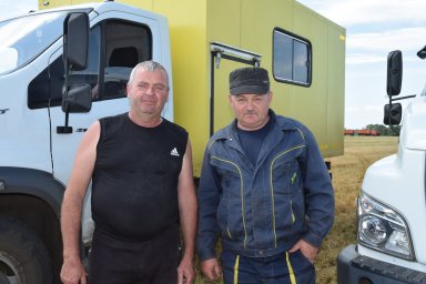 Убраны первые гектары Убраны первые гектары